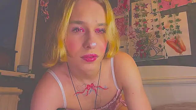 Miss Amy00 online show from May 25, 11:48 pm