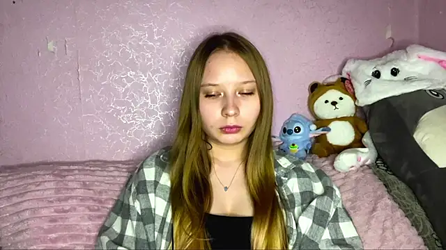 MertieVandusen online show from May 3, 4:32 pm