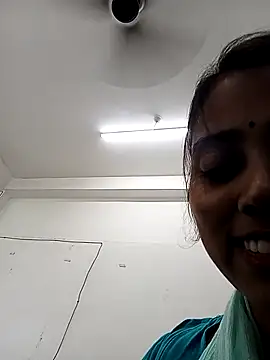Simmi-00 online show from May 9, 4:47 am