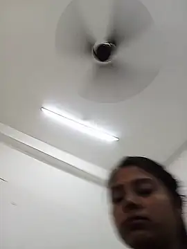 Simmi-00 online show from May 19, 4:52 am