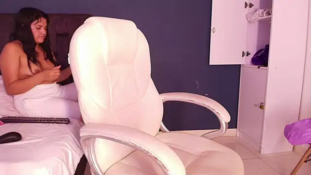 kiraa li online show from April 29, 5:30 pm