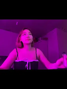 SuzieAllen online show from May 4, 5:39 pm