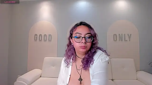 LoiseHarper online show from May 3, 7:50 pm