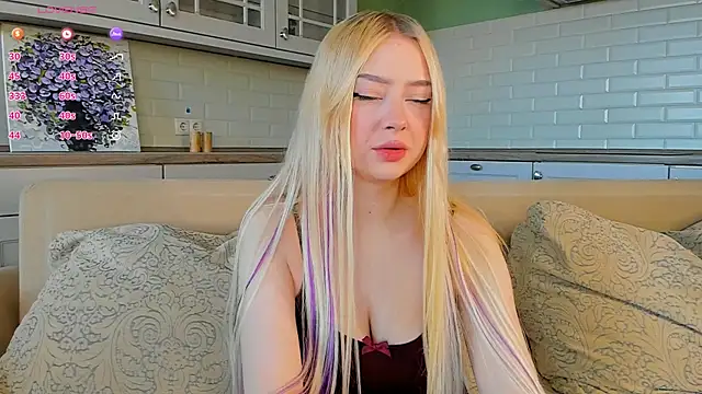 Chanelbayerr online show from August 7, 5:47 am