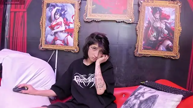 Evelin Hellsing online show from May 31, 7:03 am