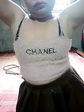 Lily Henry online show from May 3, 11:52 pm