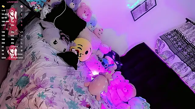 SexyMoon09 online show from July 12, 9:32 am