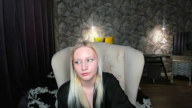Elizabeth Adams online show from May 3, 5:22 am