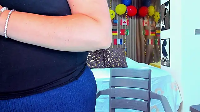 BBWLuxuryMuse online show from June 16, 12:06 pm