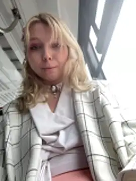 evelvet online show from May 3, 11:02 am