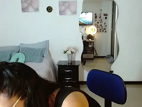 Obsidianlove1 online show from June 19, 1:32 am