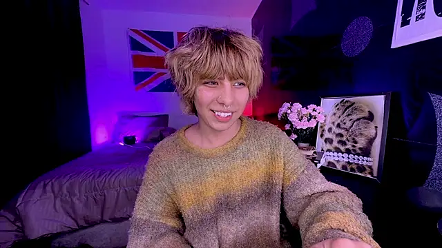 Aronn 44 online show from June 26, 3:30 am