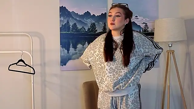 AileenKozinski online show from May 5, 7:55 am