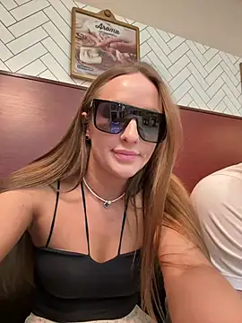 leonmessi3 online show from June 7, 7:26 am