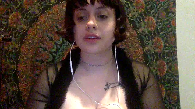 moniqueisalovergirl online show from May 5, 12:02 am