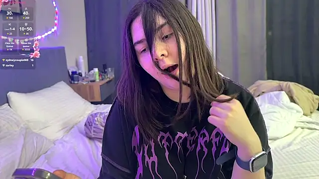 hot vampire online show from May 12, 6:58 pm
