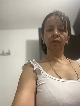 Soy Camila8 online show from May 16, 12:48 pm