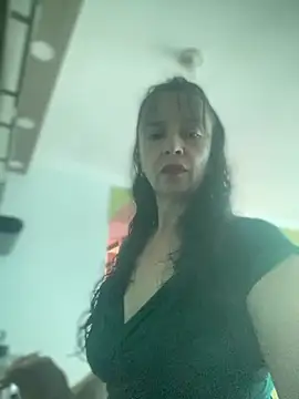 Soy Camila8 online show from May 26, 12:37 pm