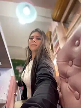 sofia delgadoo online show from May 12, 8:26 pm