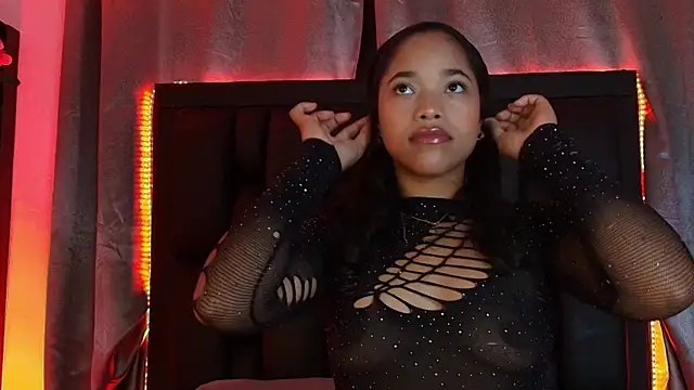 BrianaRuiiz  online show from May 25, 1:54 pm