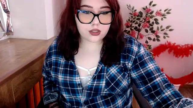 KarolinasHot online show from June 10, 6:50 pm