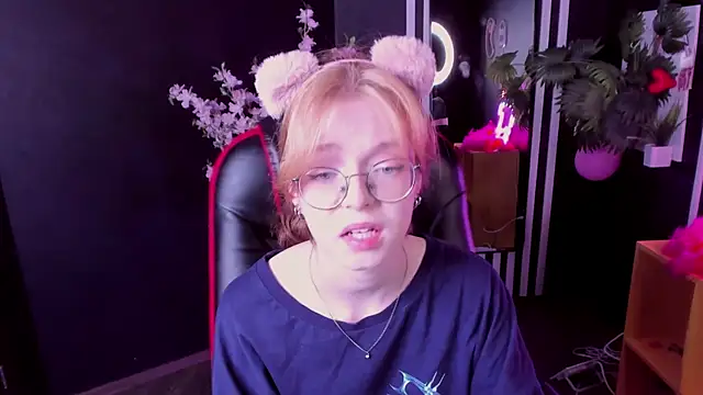 FoxxyyPolly online show from May 23, 6:01 am