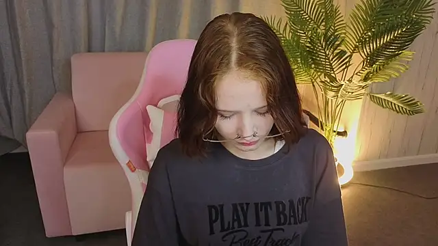 AliceJohansone online show from May 24, 2:10 am
