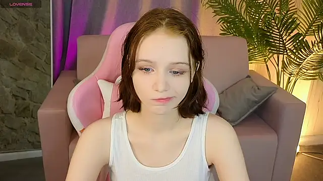 AliceJohansone online show from May 21, 2:09 am