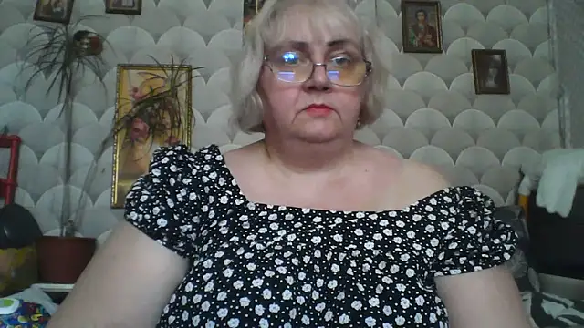 MarinaFarina53 online show from May 23, 9:07 am
