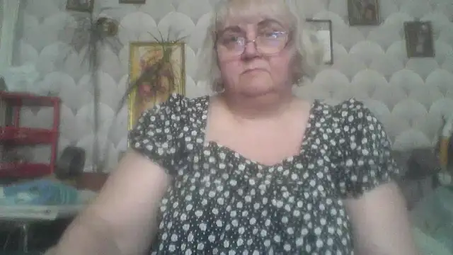 MarinaFarina53 online show from May 16, 10:36 am