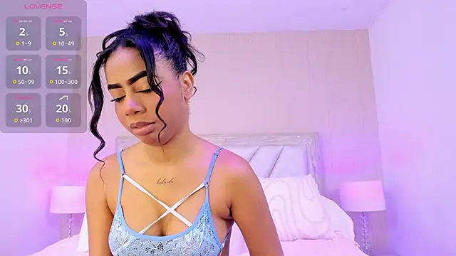 TyraKayne online show from June 13, 3:59 am