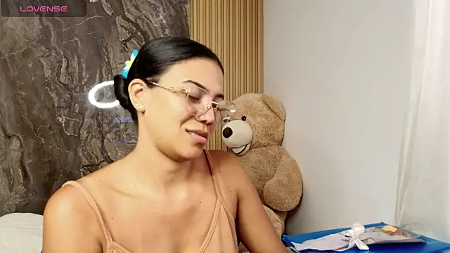 sun cute online show from May 11, 10:40 pm