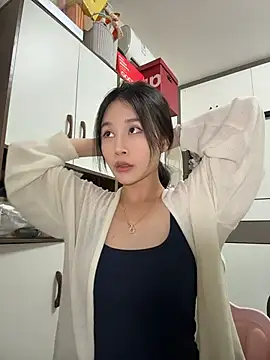 cuteluky18 online show from May 25, 1:54 pm