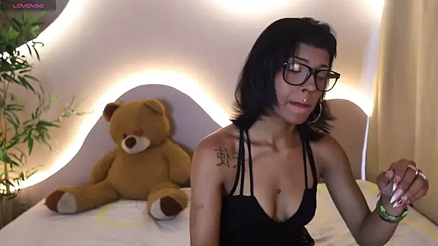jade star   online show from May 26, 9:03 pm