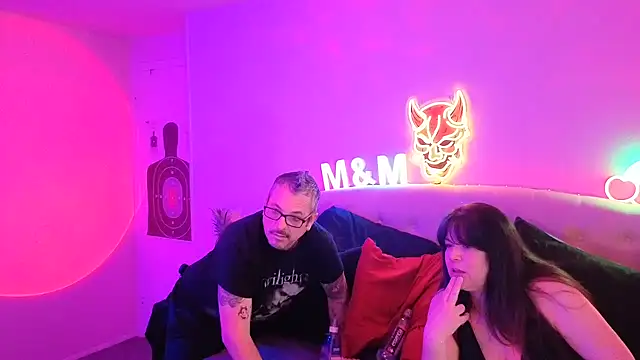 DreamyCouple11 online show from May 11, 11:45 am