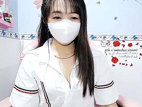 Emilysexy cut online show from May 17, 11:53 am