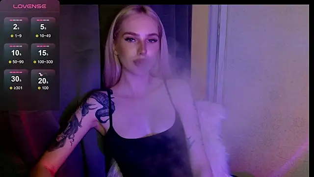 MichelleVelour online show from June 7, 5:09 pm