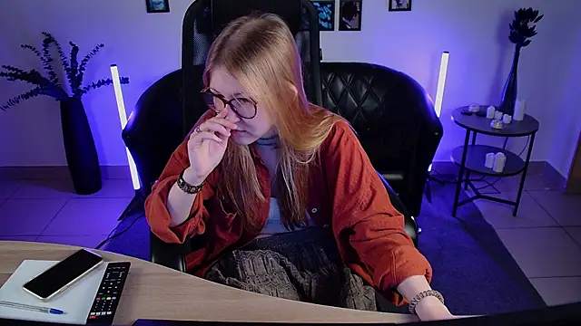lanafitch online show from June 26, 1:34 pm