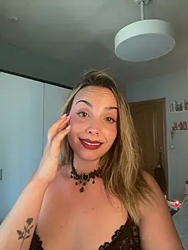 space couple online show from June 15, 3:23 pm