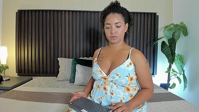 Armelinne online show from May 13, 3:18 pm