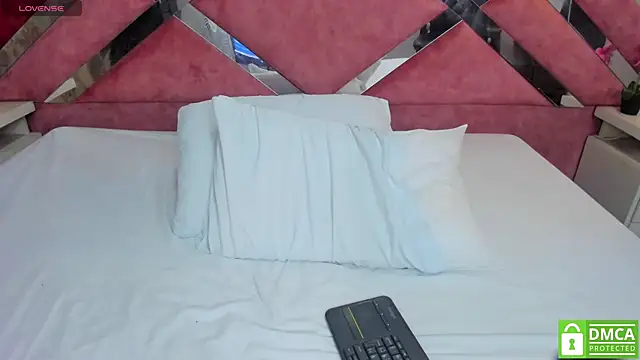 MiaInk  online show from May 19, 1:56 am