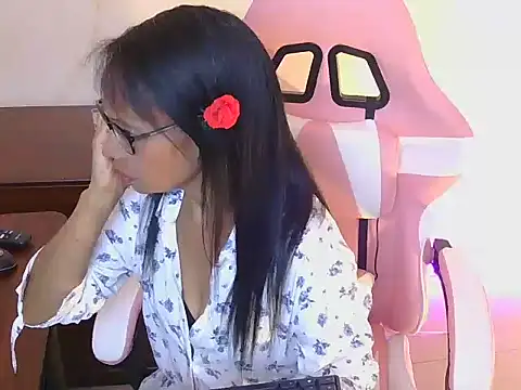 Africa sexy online show from June 11, 8:05 pm