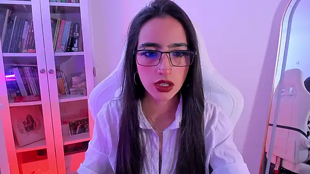 AgathaBlair online show from May 21, 12:14 pm
