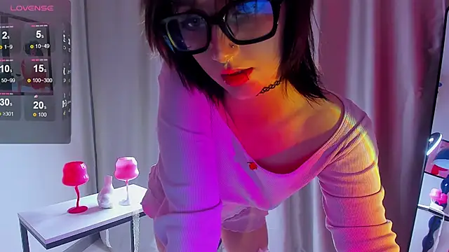 LunaVogue1 online show from May 26, 3:17 am