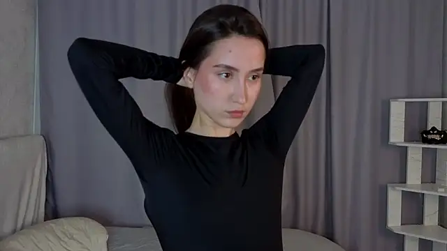 DelphineDowst online show from July 1, 3:22 pm