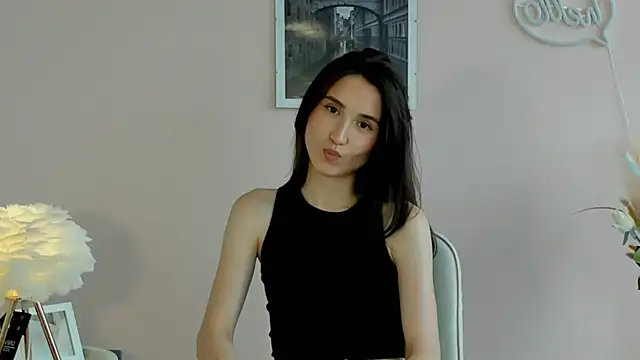 DelphineDowst online show from June 17, 9:32 am