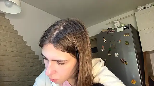 ZaraGuyette online show from June 9, 3:06 am