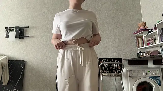 LizCumens online show from May 21, 1:58 am