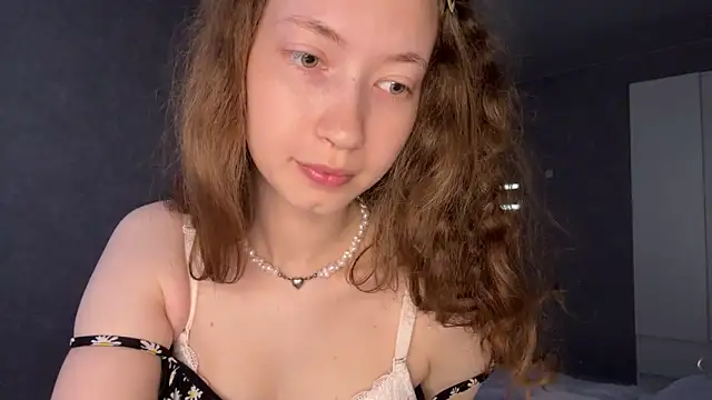 Emily Mur  online show from May 21, 5:16 am