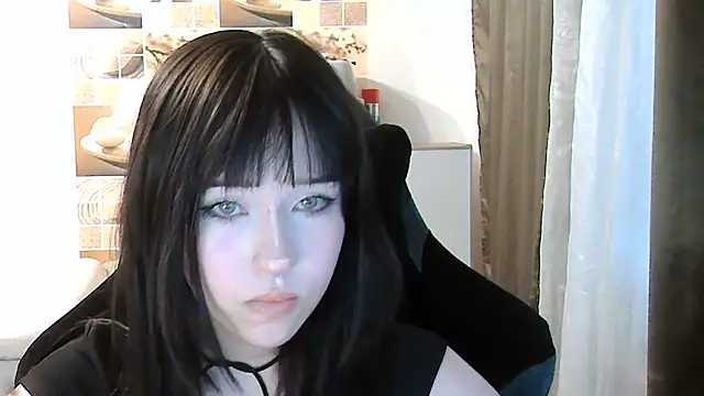 NoirEva online show from June 12, 5:43 pm